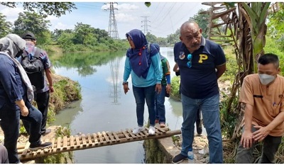 Gercep, Ade Yana Kepala DLH Sebut Nama Perusahaan Pembuang Limbah Ke Setu Citongtut