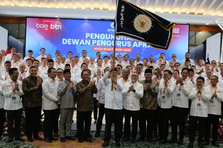 Mendagri Tito Karnavian Lantik Dewan Pengurus Apkasi Masa Bhakti 2025-2030