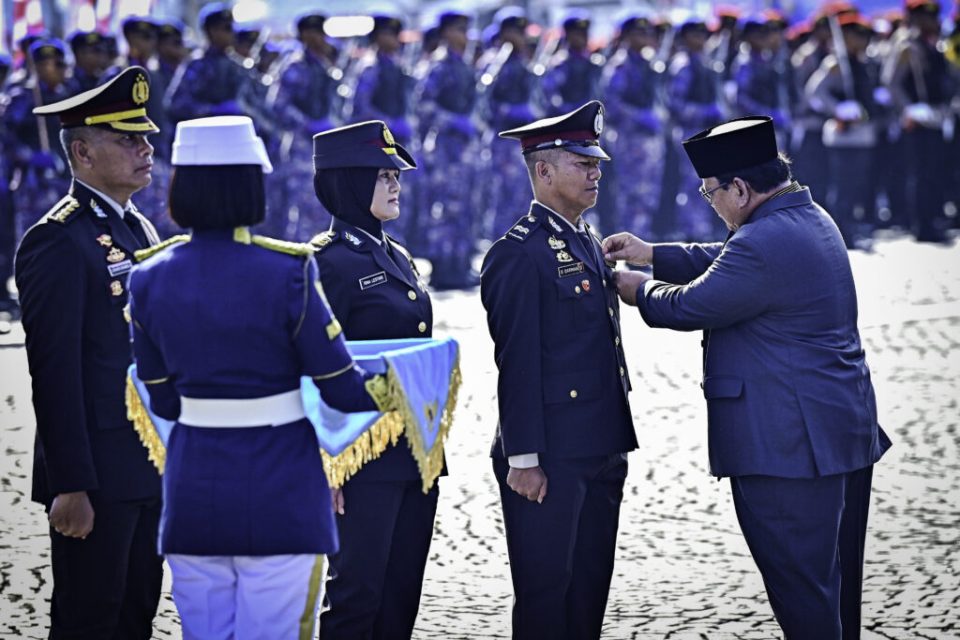 Presiden Prabowo Menganugerahkan Tanda Kehormatan Kepada Jajaran Kepolisian