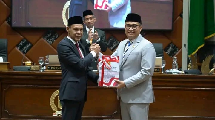 Pemkab Bogor dan DPRD Tetapkan Persetujuan Bersama Raperda Perubahan APBD TA 2025