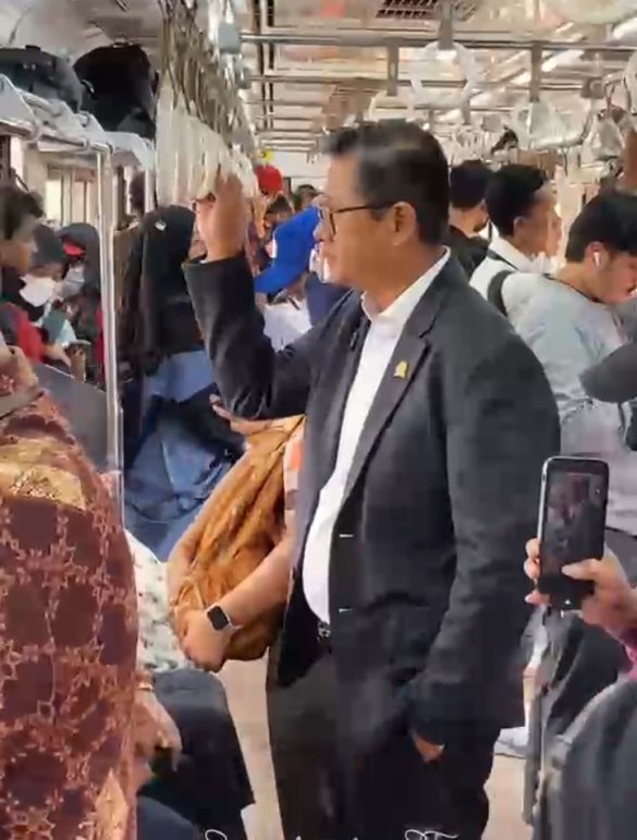 Sudjatmiko Ajak Masyarakat Gunakan Kendaraan Umum Tekan Kemacetan